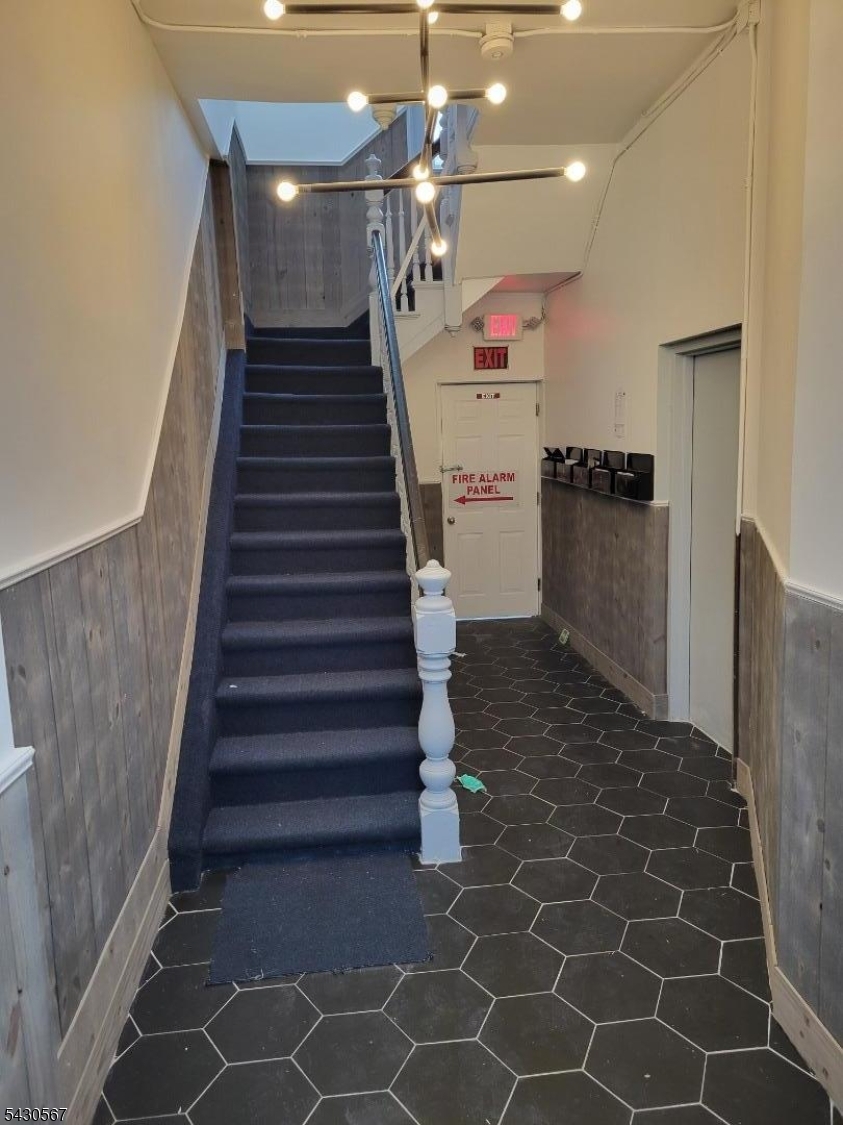 544 Market St Property Photo 1