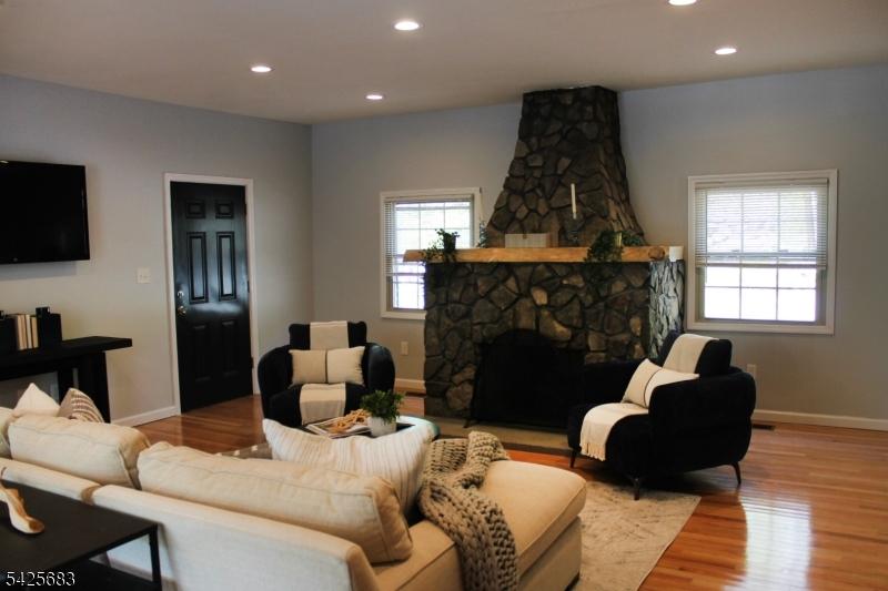 223 Squaw Trl Property Photo 5
