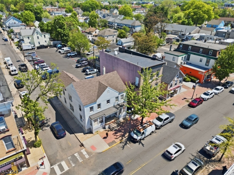 200 Somerset St Property Photo 1