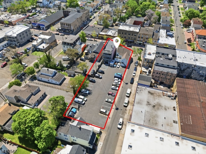 200 Somerset St Property Photo 3