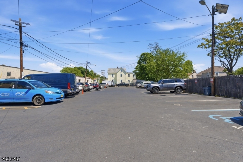 200 Somerset St Property Photo 9