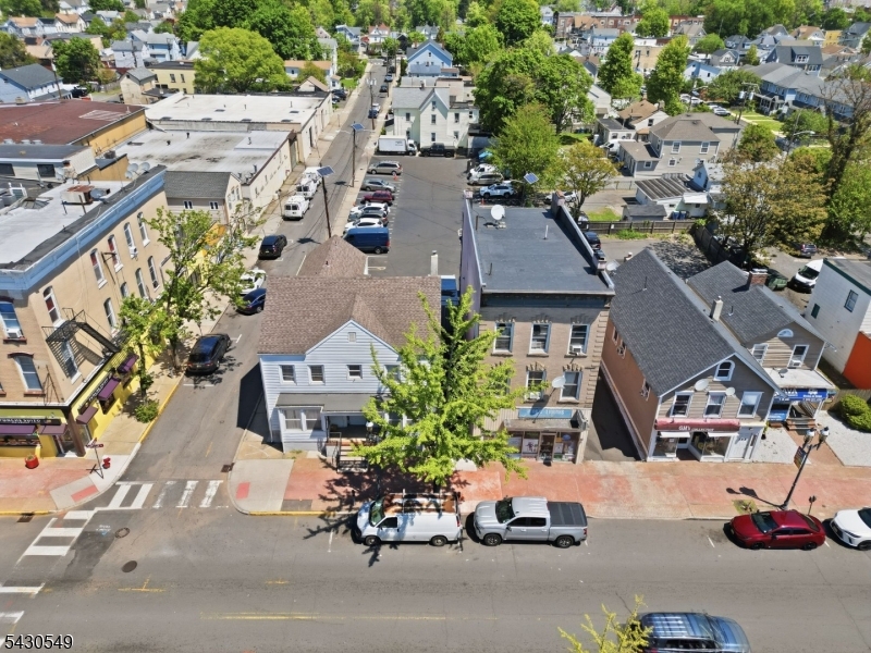 194 Somerset St Property Photo 2