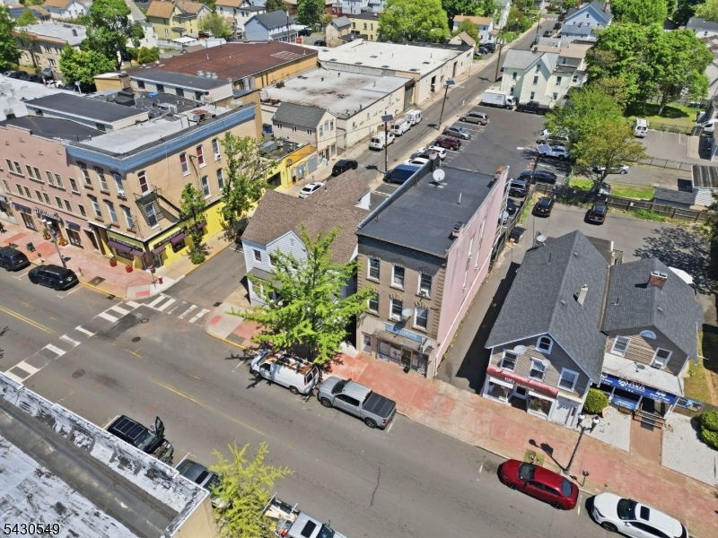 194 Somerset St Property Photo 10