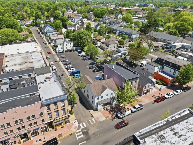 194 Somerset St Property Photo 12