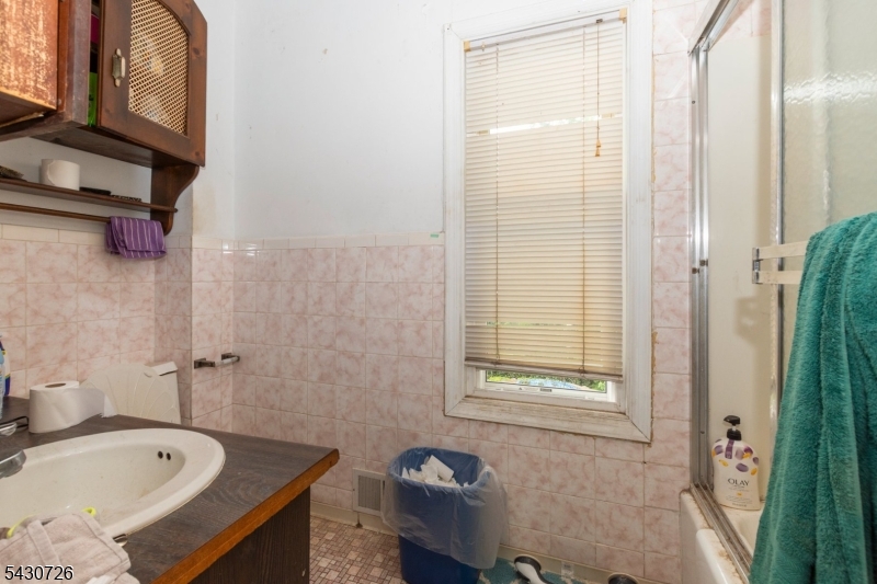 230 Aldene Rd Property Photo 12