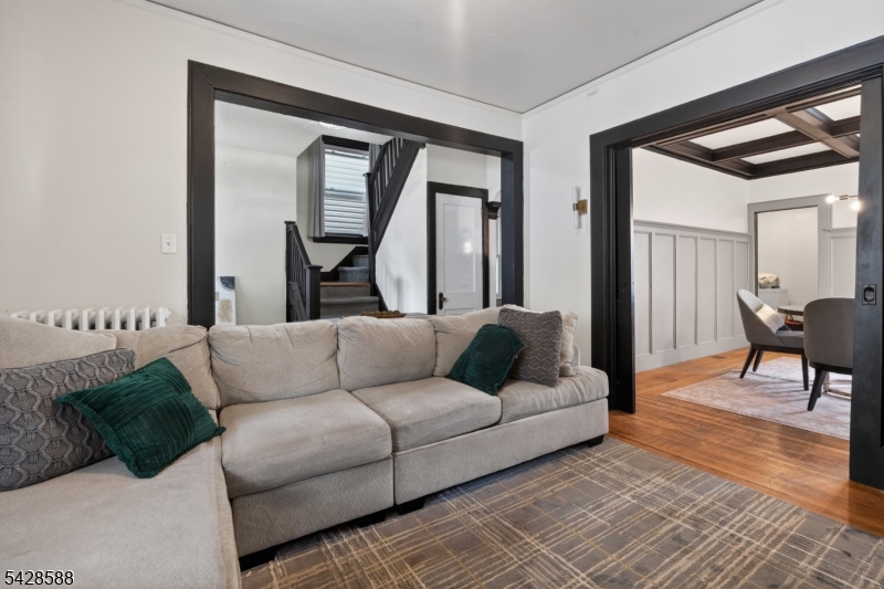 52 Clifford St Property Photo 4
