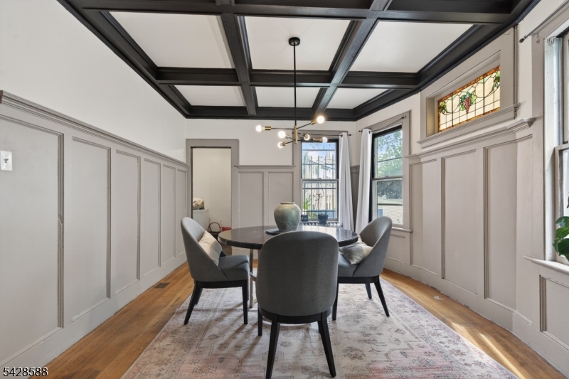 52 Clifford St Property Photo 5