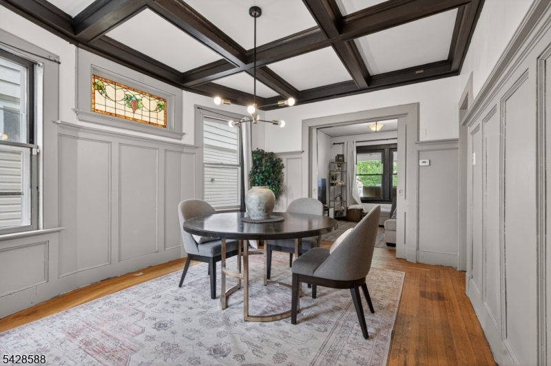 52 Clifford St Property Photo 6