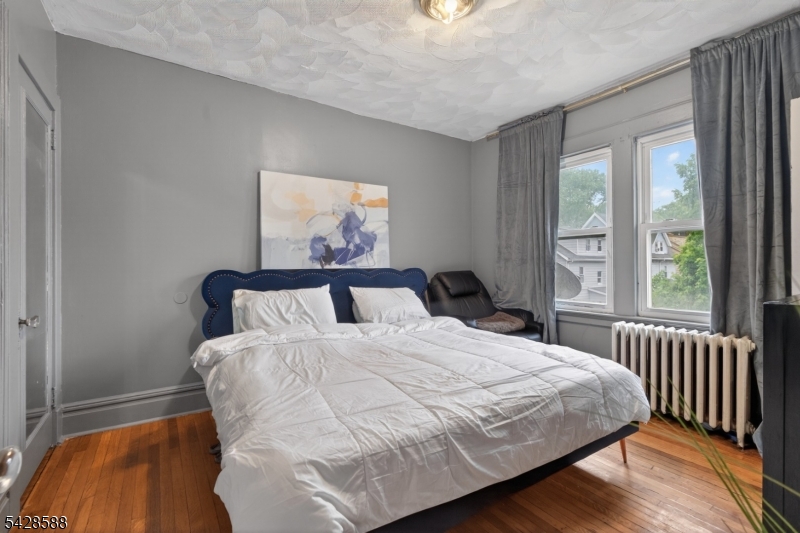 52 Clifford St Property Photo 9