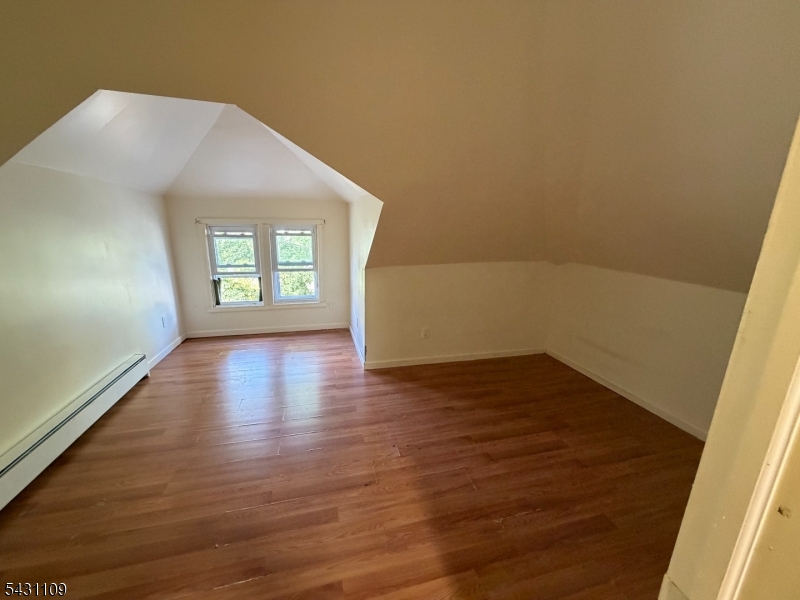 325 Stebbins Pl 2 Property Photo 5