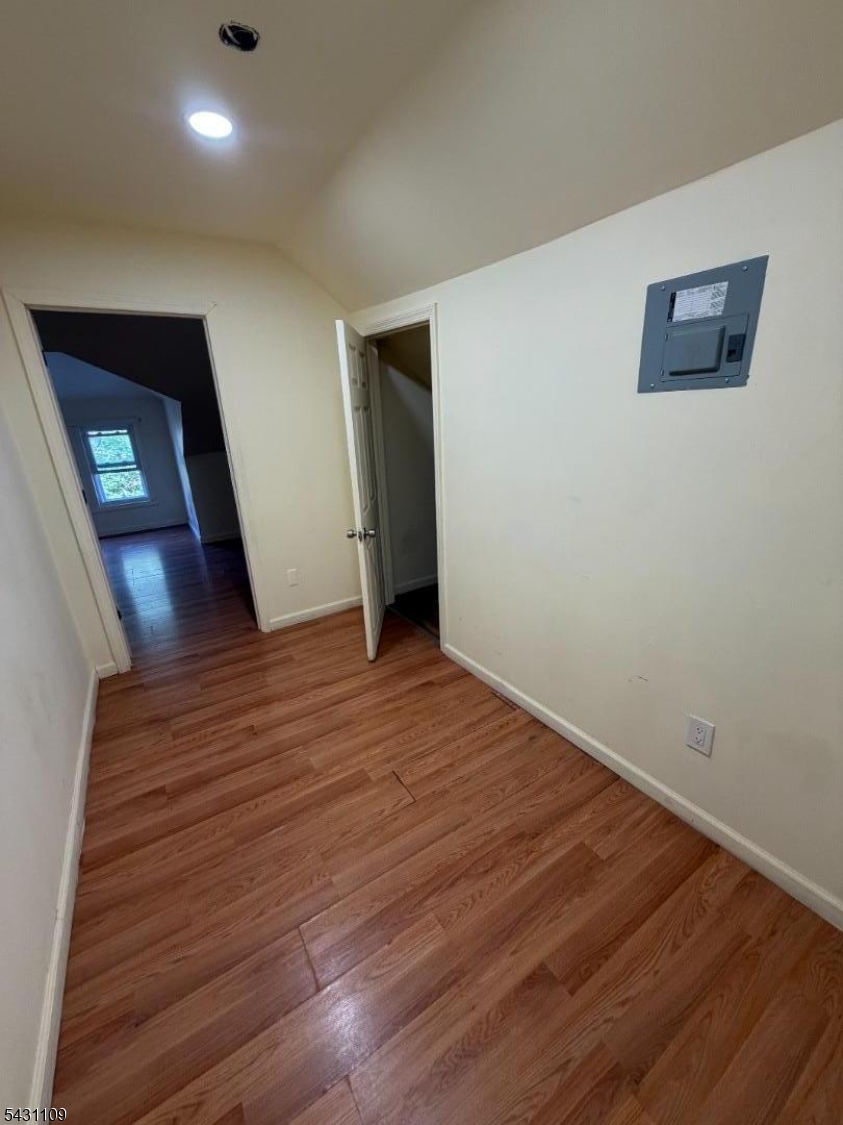 325 Stebbins Pl 2 Property Photo 6