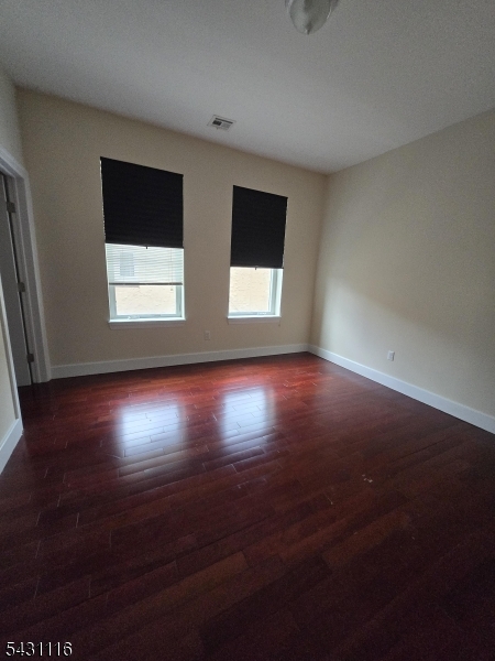 1225 Stuyvesant Ave Property Photo 4