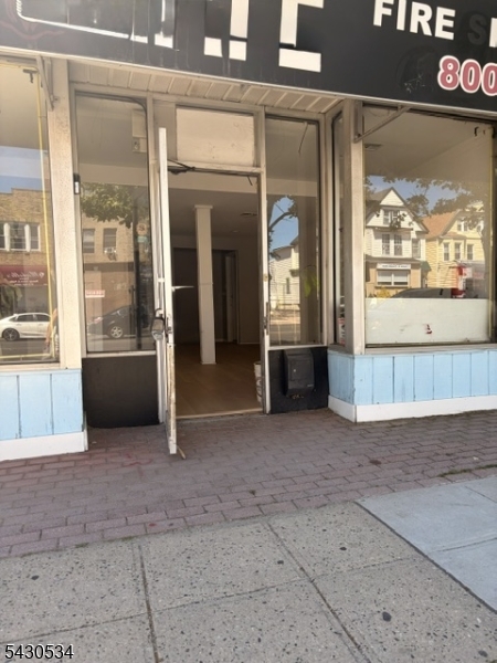 125 Washington Ave Property Photo 2