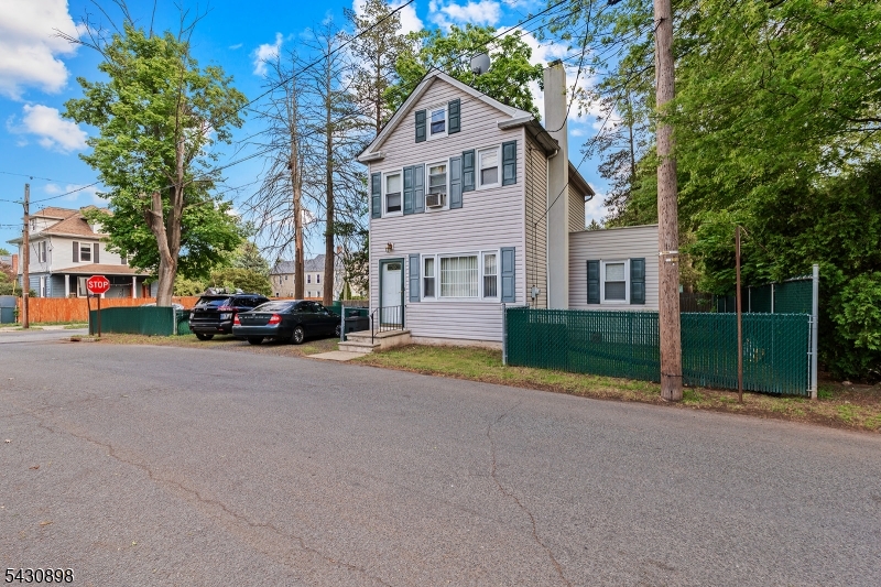 632 Millers Ln Property Photo 1