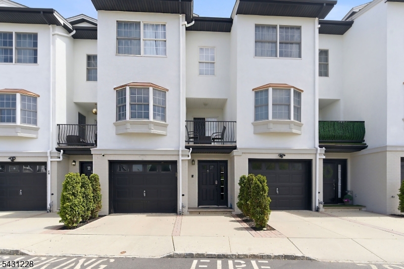 7 Harbor Front Ct. Unit C7 C7 Property Photo 1