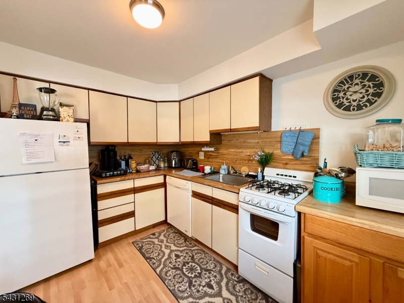 1241 Valley Rd 1241 Property Photo 5