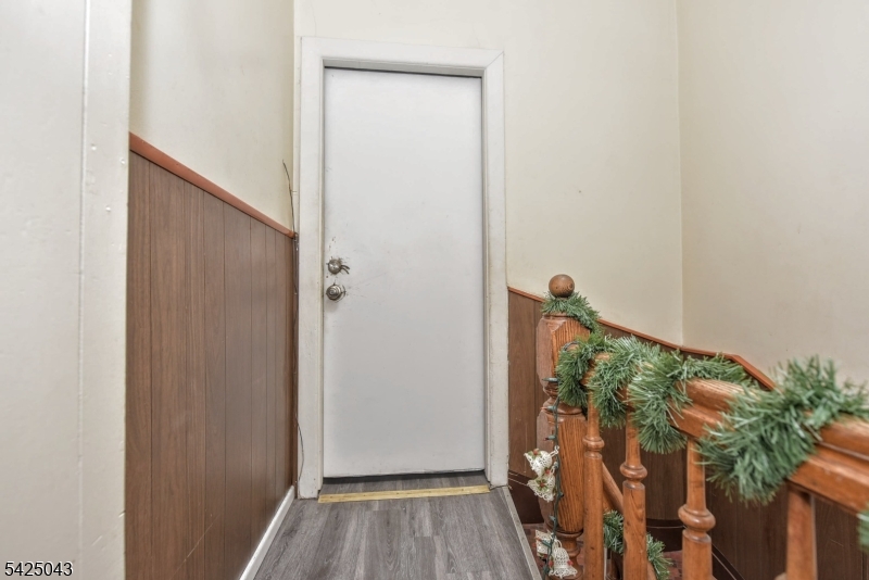 557 Hudson Ave Property Photo 17