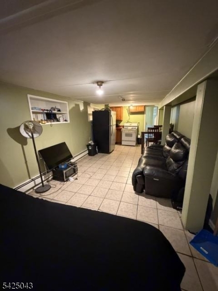 557 Hudson Ave Property Photo 25