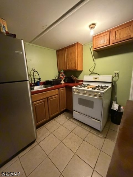 557 Hudson Ave Property Photo 32