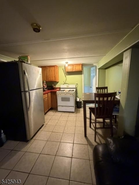 557 Hudson Ave Property Photo 33