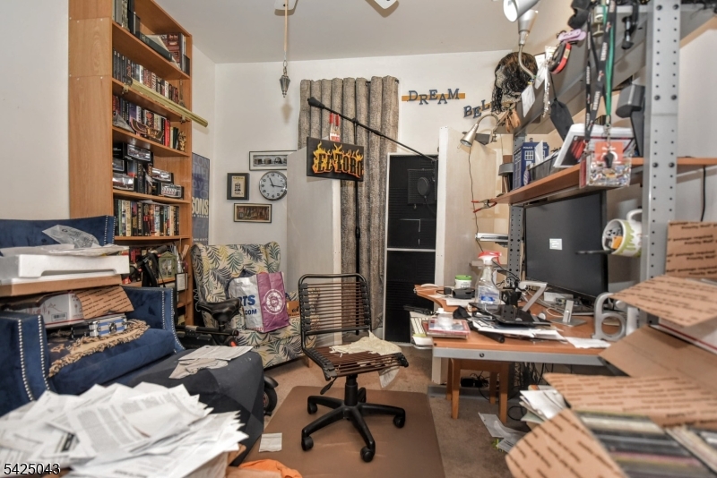 557 Hudson Ave Property Photo 37