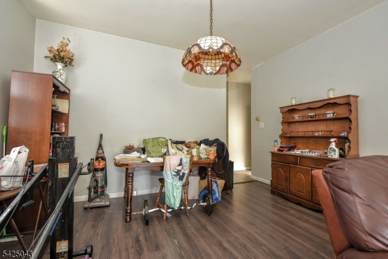 557 Hudson Ave Property Photo 38