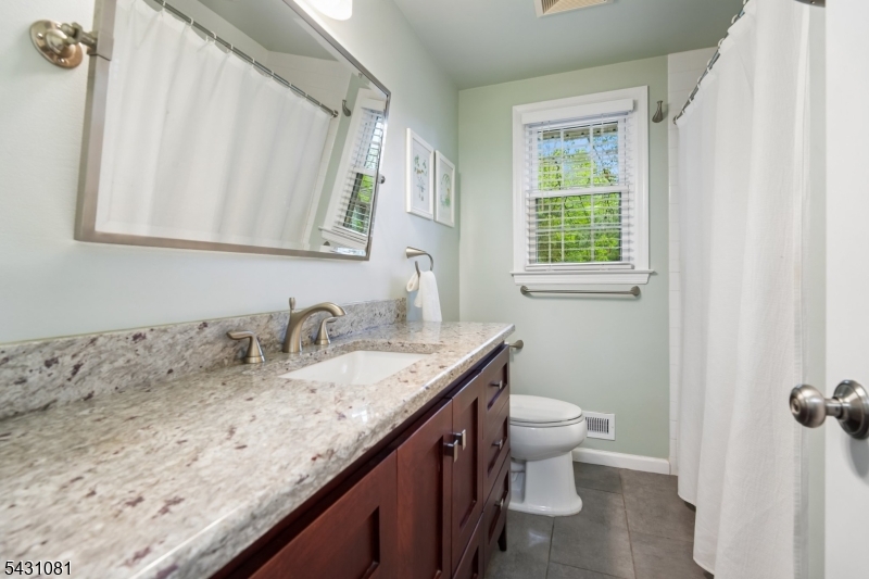 65 Coddington Dr Property Photo 23