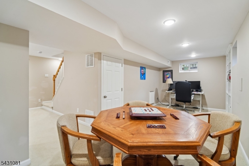 65 Coddington Dr Property Photo 26