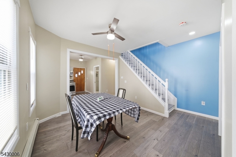 82 Pequannock St Property Photo 6
