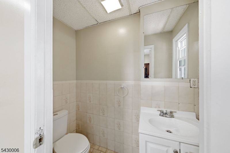 82 Pequannock St Property Photo 28