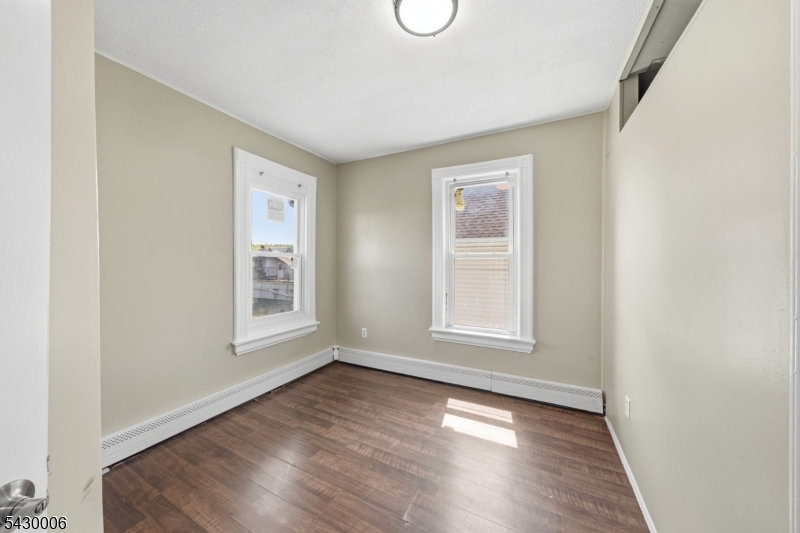 82 Pequannock St Property Photo 30