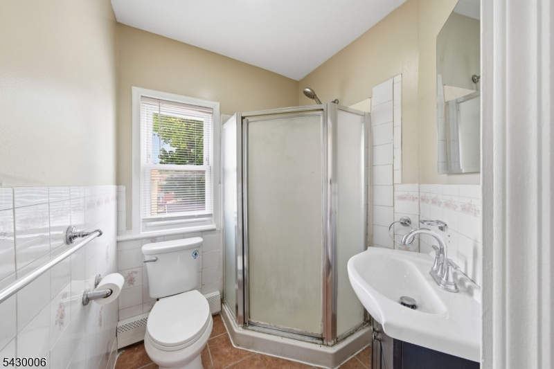 82 Pequannock St Property Photo 35