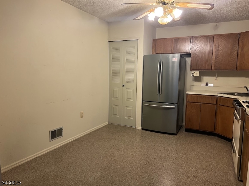 58 Baldwin Ct Property Photo 8
