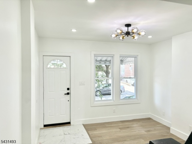 181 Washington St Property Photo 1
