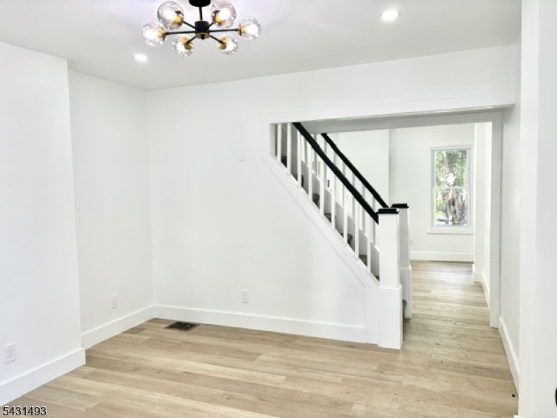 181 Washington St Property Photo 2