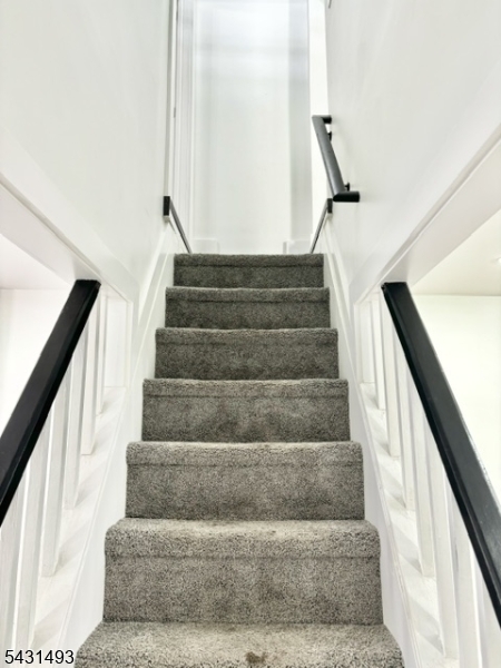 181 Washington St Property Photo 10
