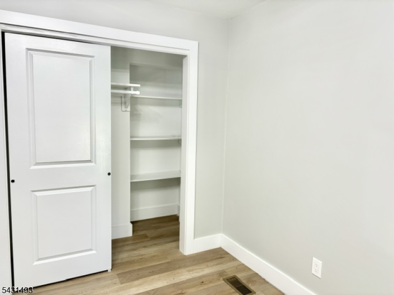 181 Washington St Property Photo 12
