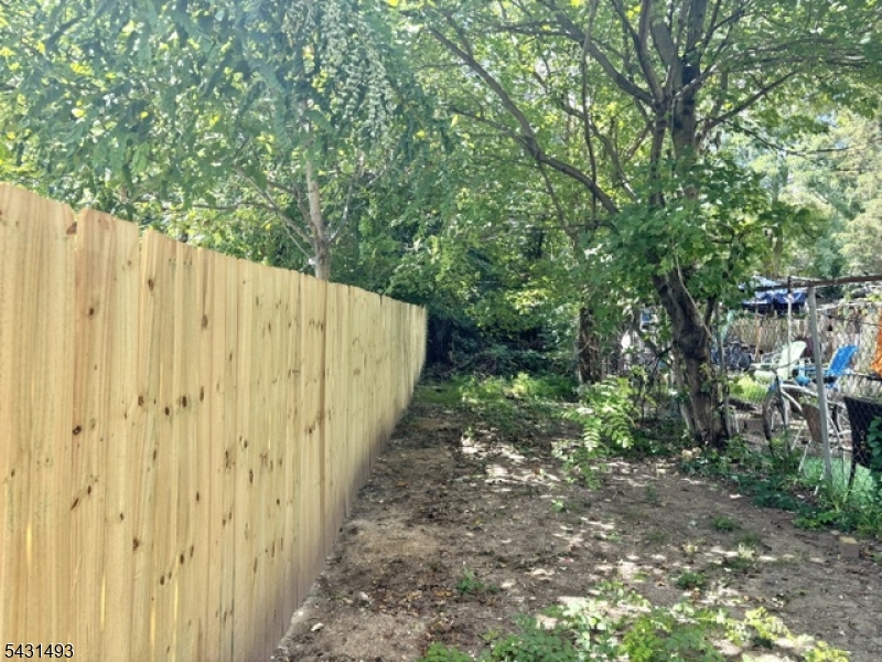 181 Washington St Property Photo 17
