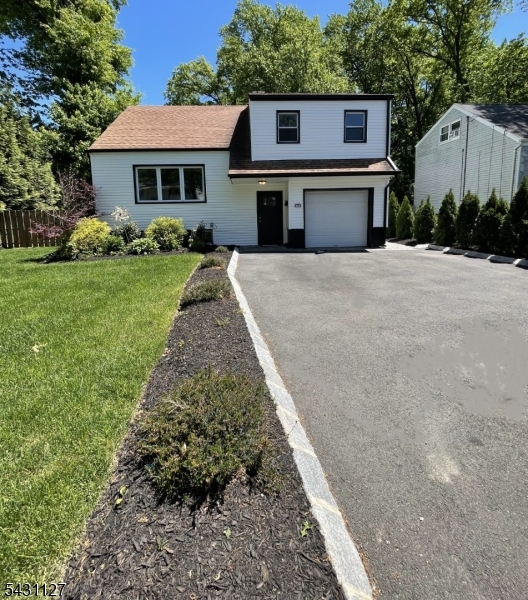 544 Mountain Ave Property Photo 1