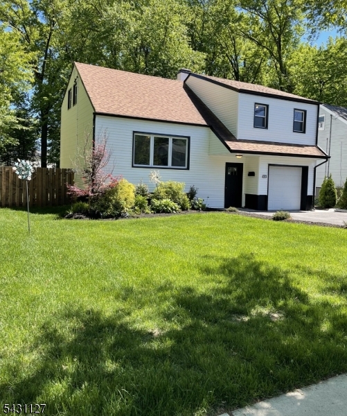 544 Mountain Ave Property Photo 3