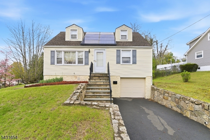 11 Gregory Ter Property Photo 1