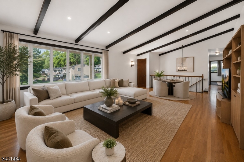 3 Nice Pl Property Photo 1