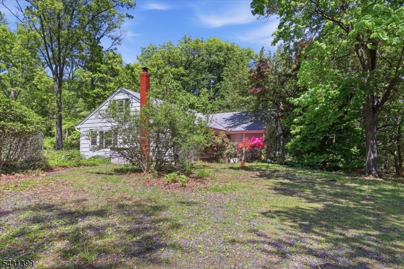 9 Roosevelt Rd Property Photo 2