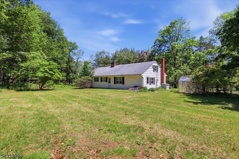 9 Roosevelt Rd Property Photo 17