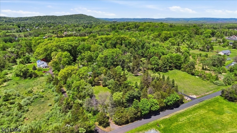 9 Roosevelt Rd Property Photo 21