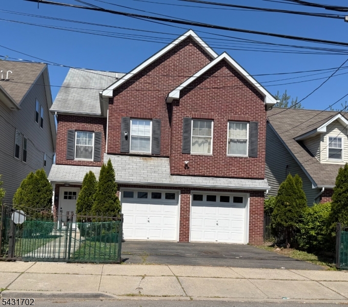 595 S 17th St Property Photo 1