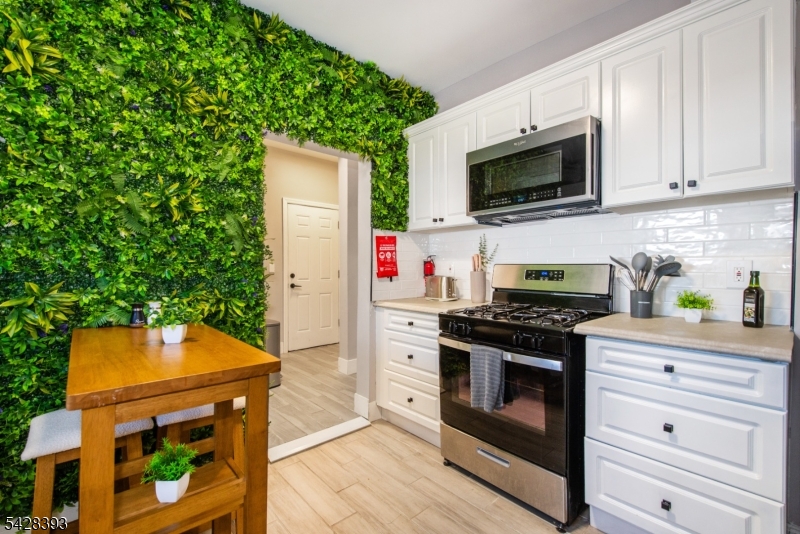 222 William St Property Photo 10