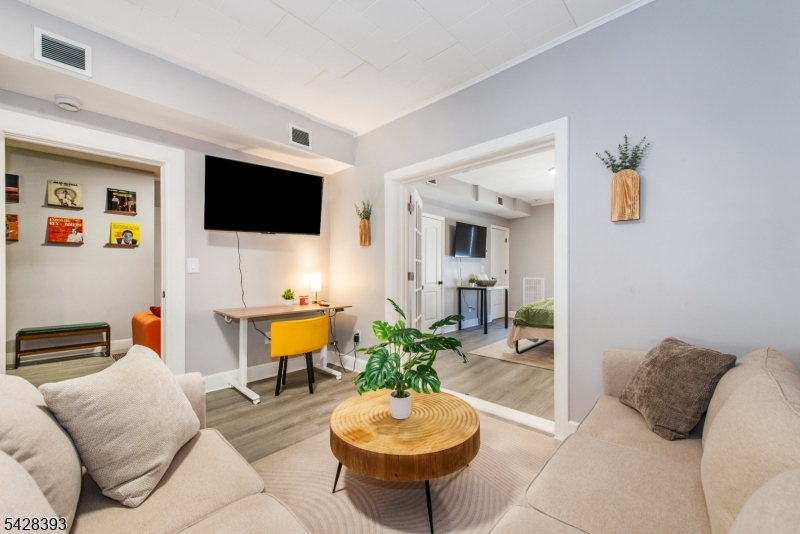 222 William St Property Photo 14
