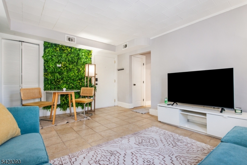 222 William St Property Photo 23