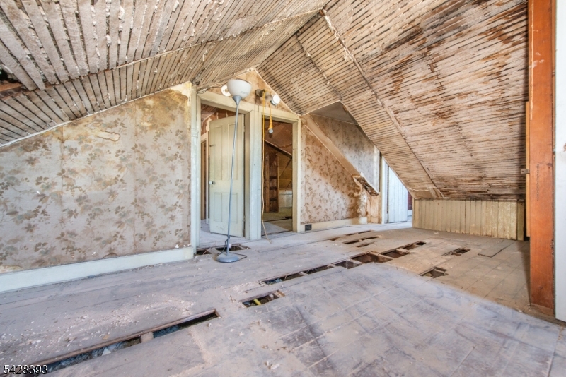 222 William St Property Photo 41